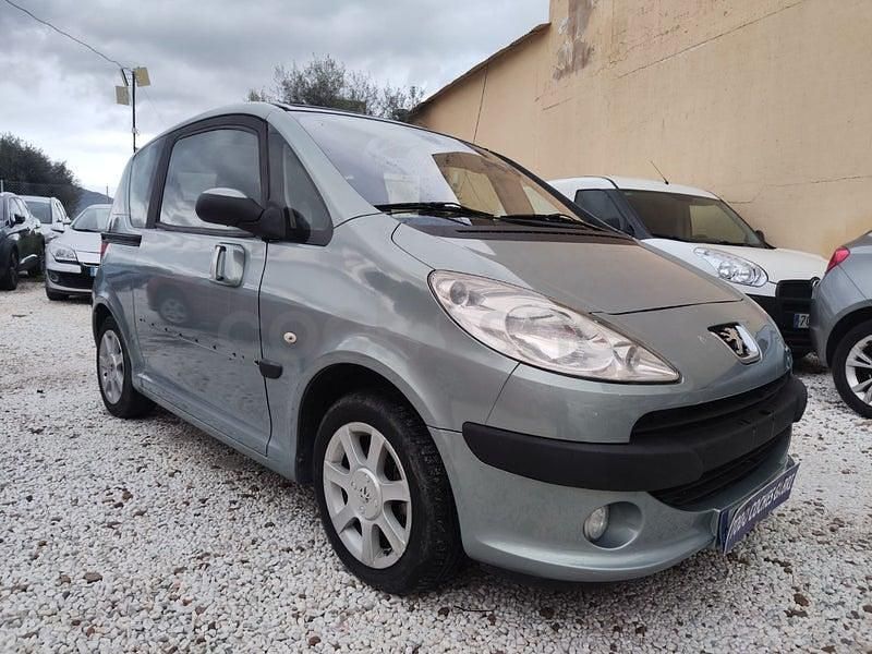 Usado Peugeot 1007 110 CV (80 kW) 2005 Gris / plata Monovolumen
