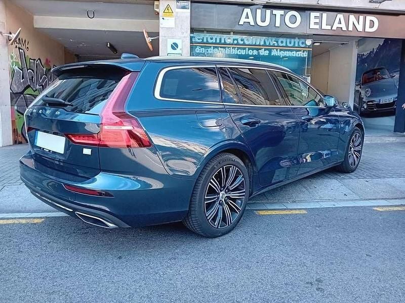 Azul Usado 2022 Volvo V60 R-Design Familiar | 59.900 € - Imagen 1/4