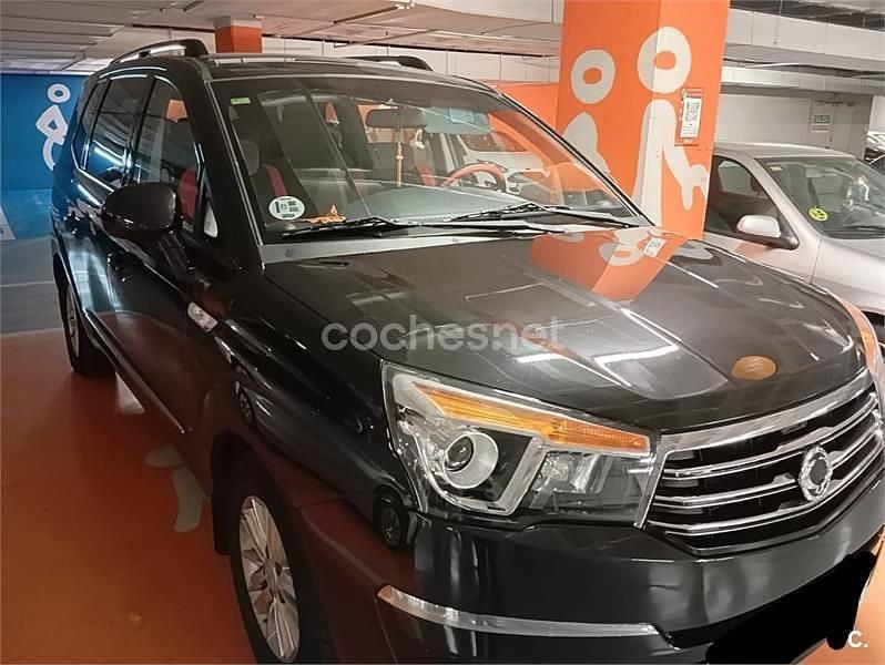 Usado Ssangyong (KGM) Rodius 155 CV (114 kW) 2013 Negro Monovolumen