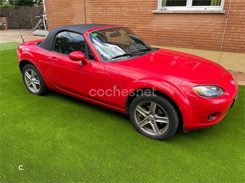 Usado Mazda MX5 Active 126 CV (92 kW) 2006 Rojo Descapotable