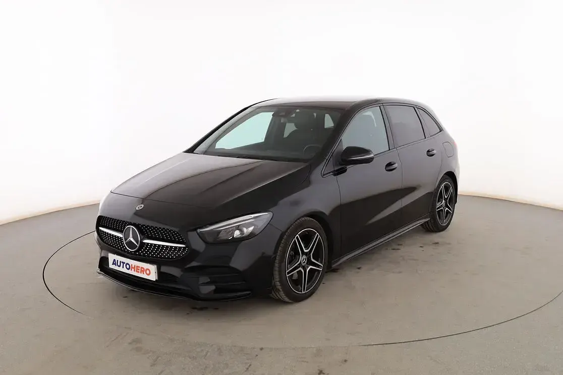 Usado Mercedes B180 AMG line 116 CV (85 kW) 2022 Utilitario