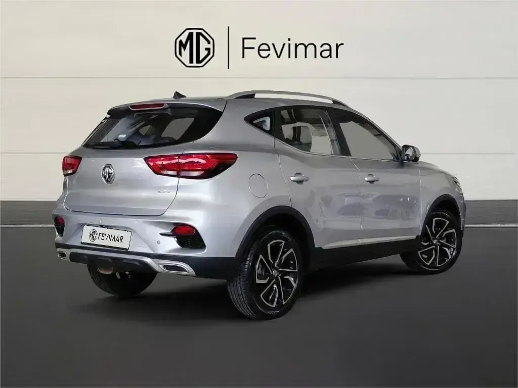 Usado MG ZS Luxury 106 CV (77 kW) 2025 Plateado SUV