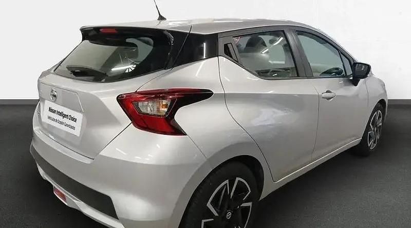 Usado Nissan Micra Acenta 92 CV (67 kW) 2022 Platinum silver (metalizado) Utilitario