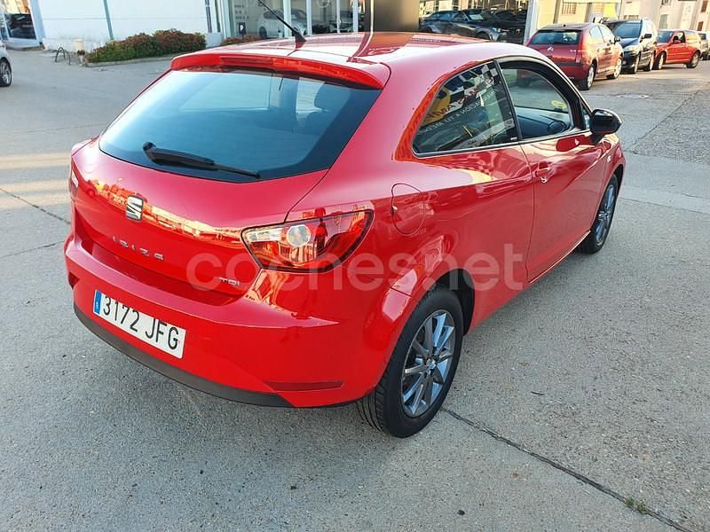 Usado Seat Ibiza SC I-Tech 90 CV (66 kW) 2015 Rojo Utilitario