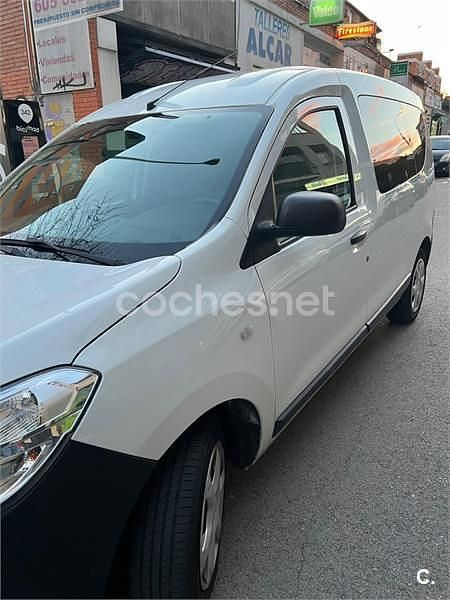 Usado Dacia Dokker Essentiel 102 CV (75 kW) 2019 Blanco Monovolumen