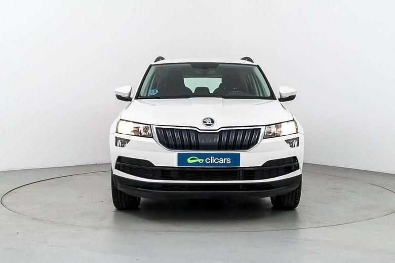 Usado Skoda Karoq Ambition 150 CV (110 kW) 2021 Blanco SUV