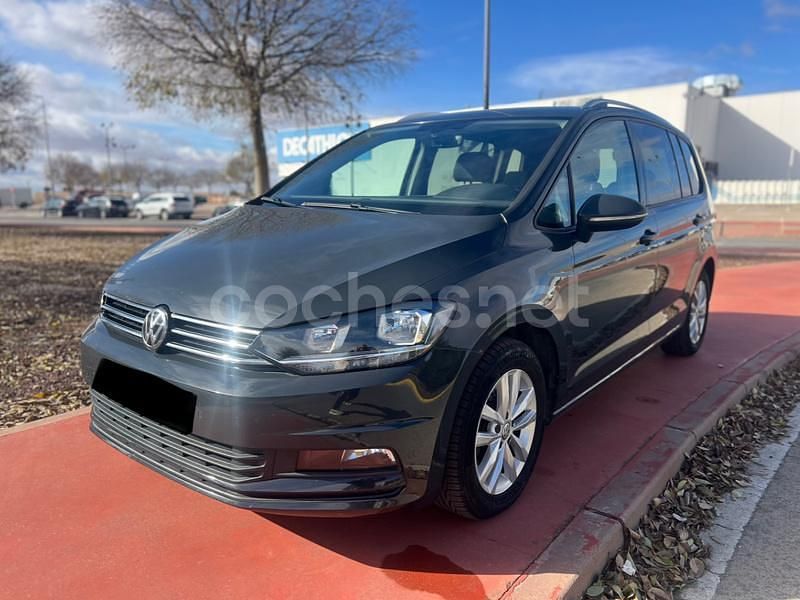Gris / plata Usado 2019 VW Touran Business Monovolumen | 17.990 € (Precio justo) - Imagen 1/4