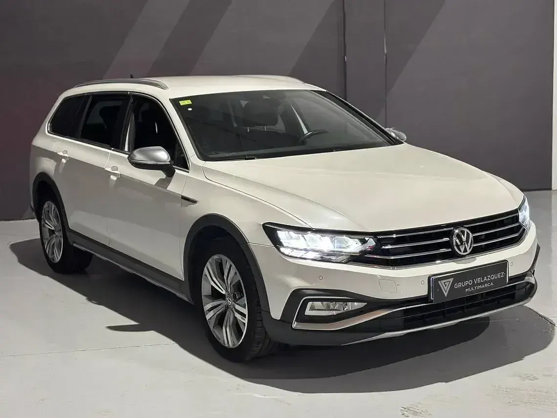 Usado VW Passat Alltrack 190 CV (139 kW) 2020 Blanco Familiar