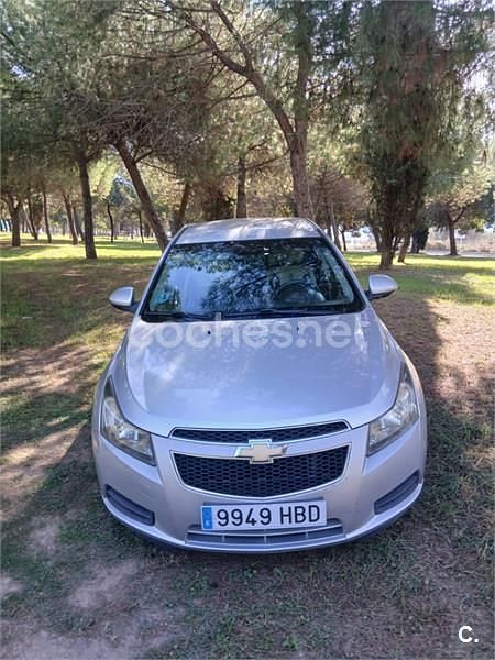 Gris / plata Usado 2010 Chevrolet Cruze LS Berlina | 5800 € (Precio justo) - Imagen 1/4