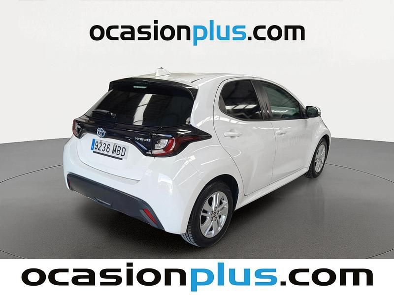 Usado Toyota Yaris Hybrid Business Edition 116 CV (85 kW) 2022 Blanco