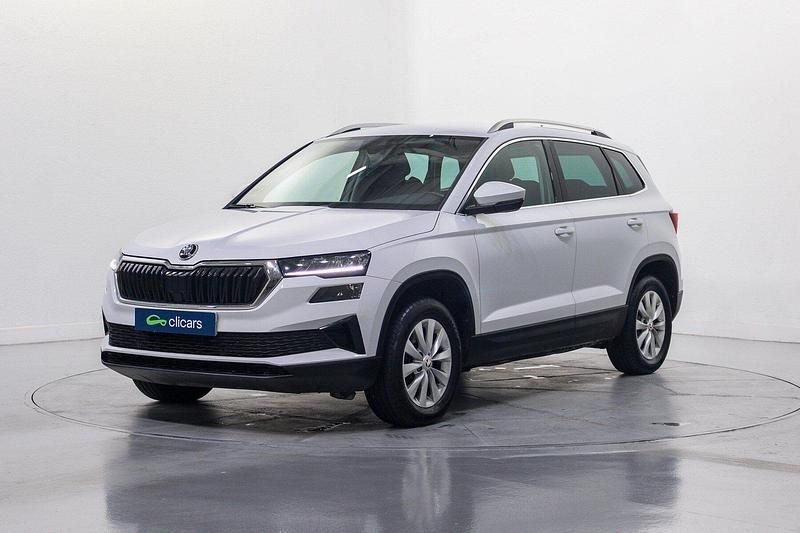Usado Skoda Karoq Ambition 150 CV (110 kW) 2022 Blanco SUV