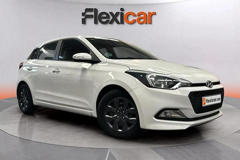 Blanco Usado 2018 Hyundai i20 Berlina | 9190 € (Precio justo) - Imagen 1/4