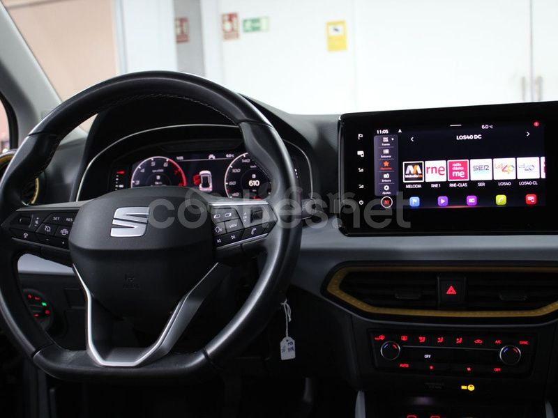 Usado Seat Arona Style 110 CV (80 kW) 2022 Gris SUV