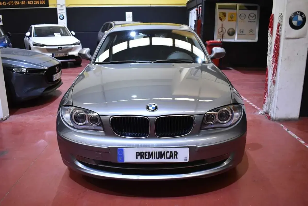 Usado BMW 120 170 CV (125 kW) 2010 Gris Utilitario