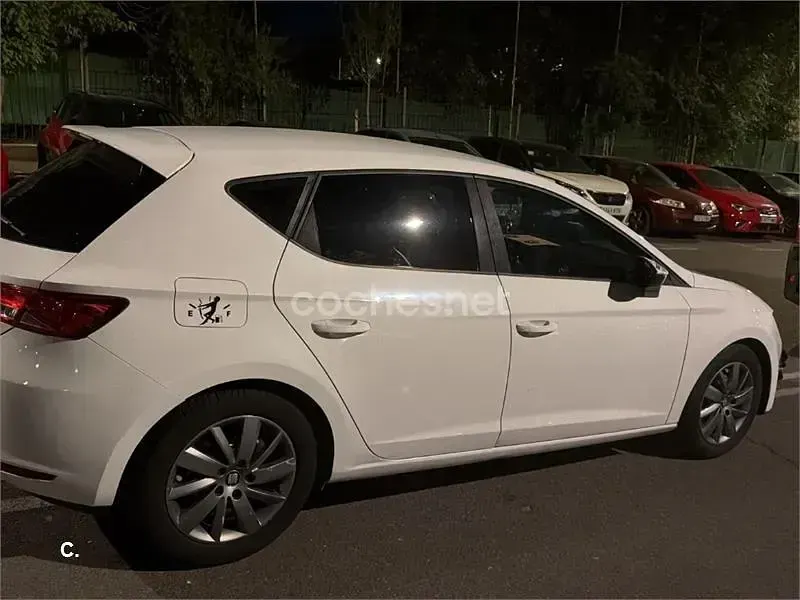 Usado Seat Leon Ecomotive 110 CV (80 kW) 2016 Blanco Berlina