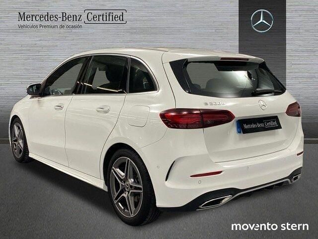 Usado Mercedes B200 150 CV (110 kW) 2024 Blanco Monovolumen