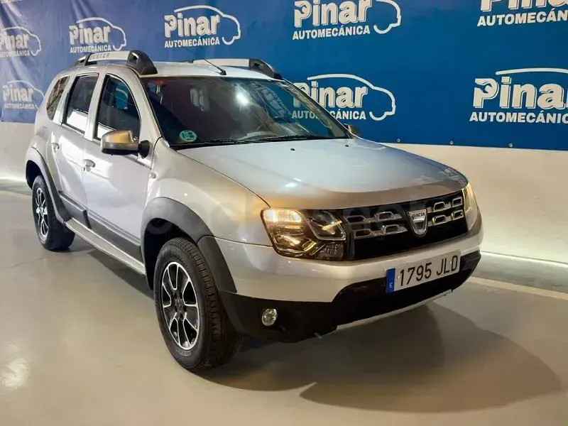 Usado Dacia Duster 109 CV (80 kW) 2016 Gris / plata SUV