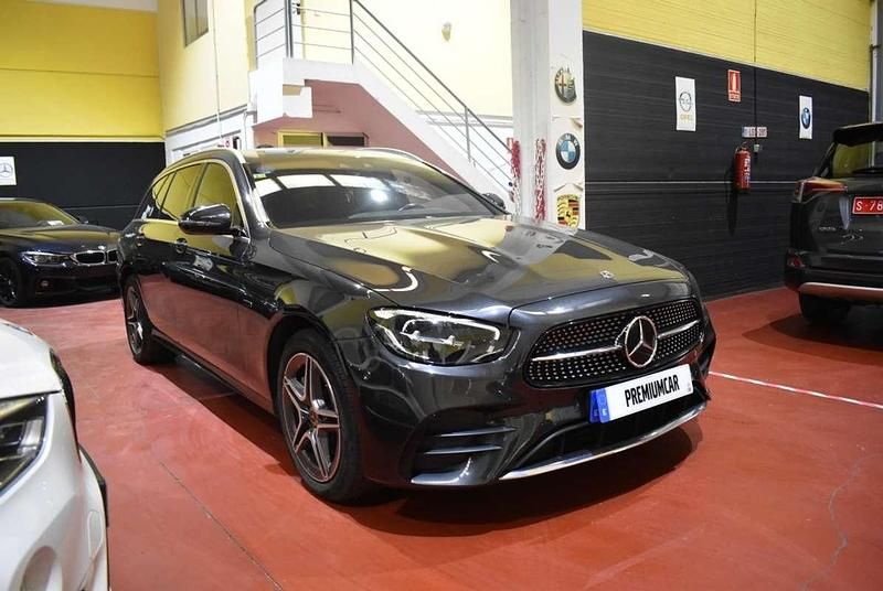 Usado Mercedes E300 306 CV (225 kW) 2021 Negro Familiar