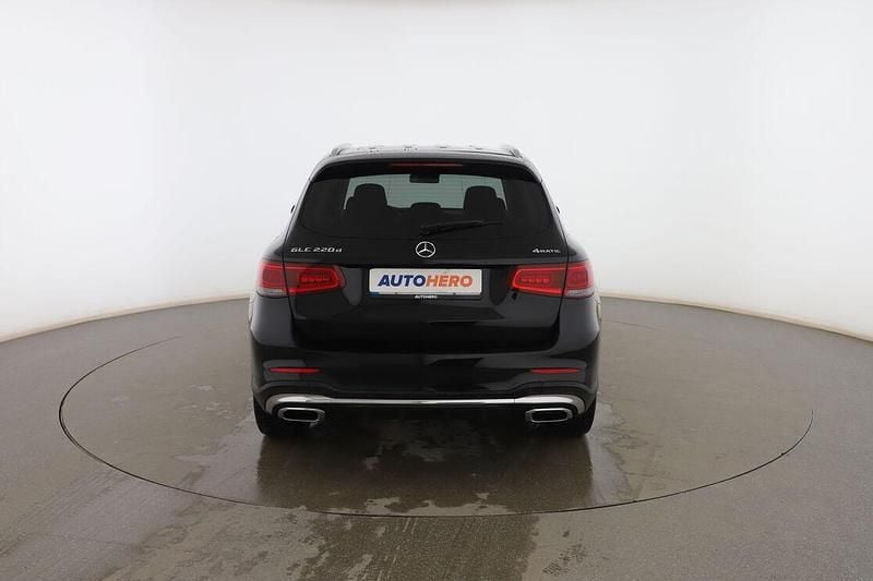 Usado Mercedes GLC220 AMG line 194 CV (142 kW) 2022 Negro SUV