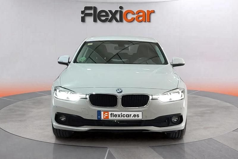 Usado BMW 318 150 CV (110 kW) 2018 Blanco Berlina