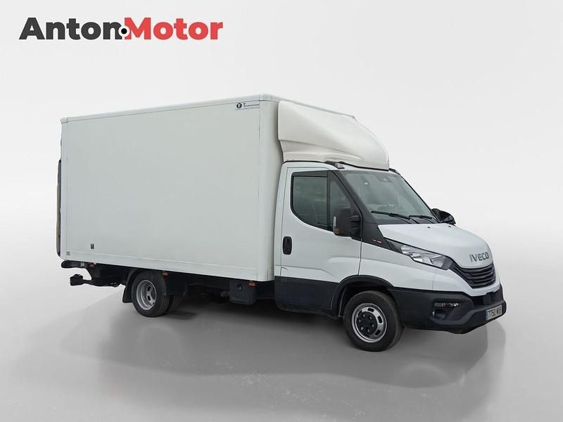 Usado Iveco Daily 160 CV (117 kW) 2024 Blanco