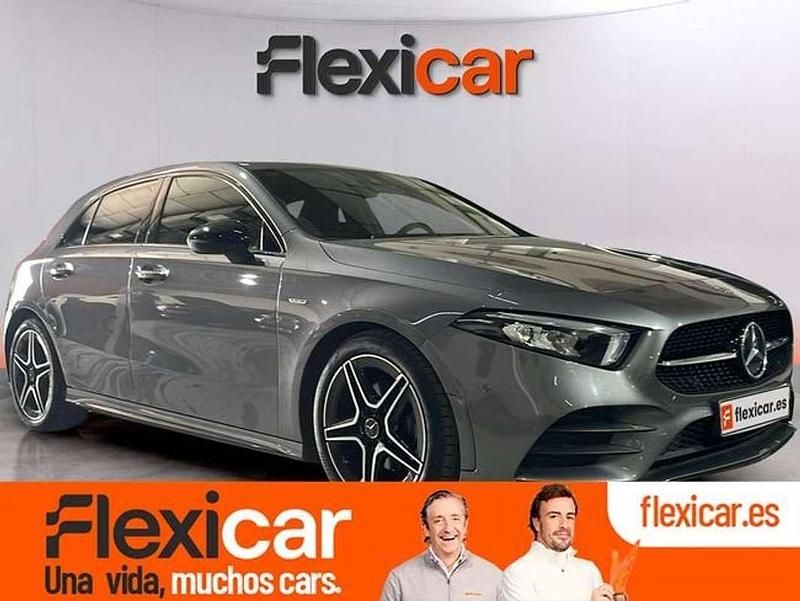 Usado Mercedes A180 109 CV (80 kW) 2020 Gris Utilitario