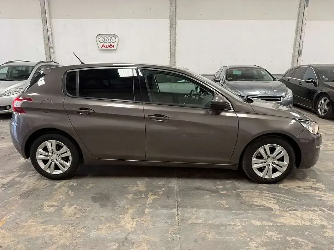Usado Peugeot 308 Access 114 CV (83 kW) 2014 Marrón Utilitario