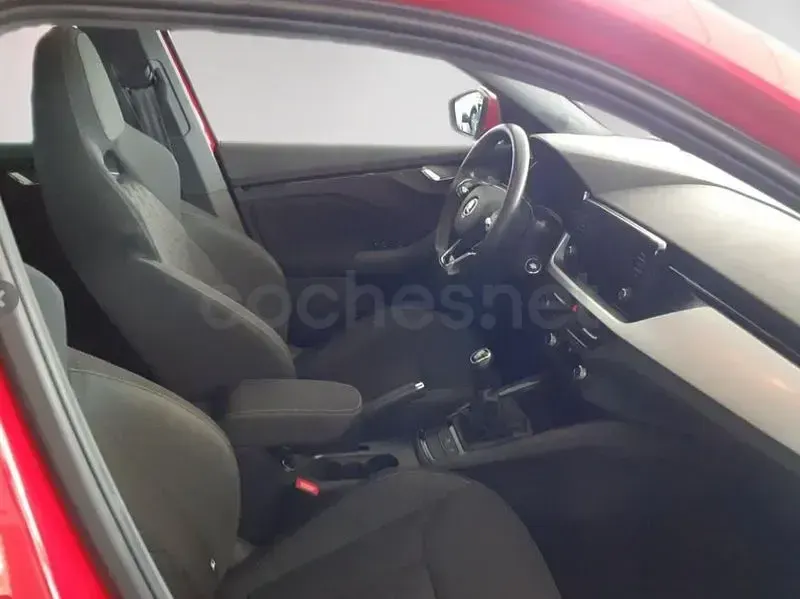 Usado Skoda Kamiq Sport 110 CV (80 kW) 2023 Rojo SUV