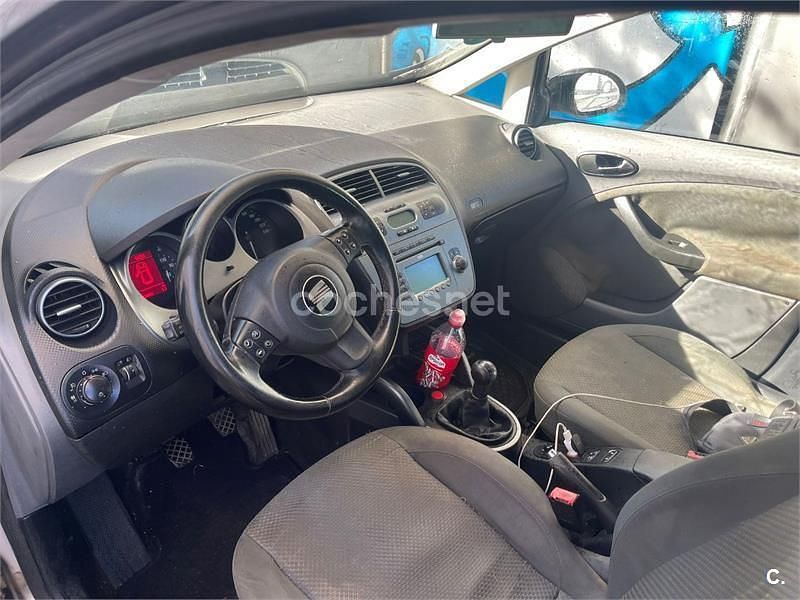 Usado Seat Toledo Stylance 140 CV (102 kW) 2005 Gris / plata Berlina