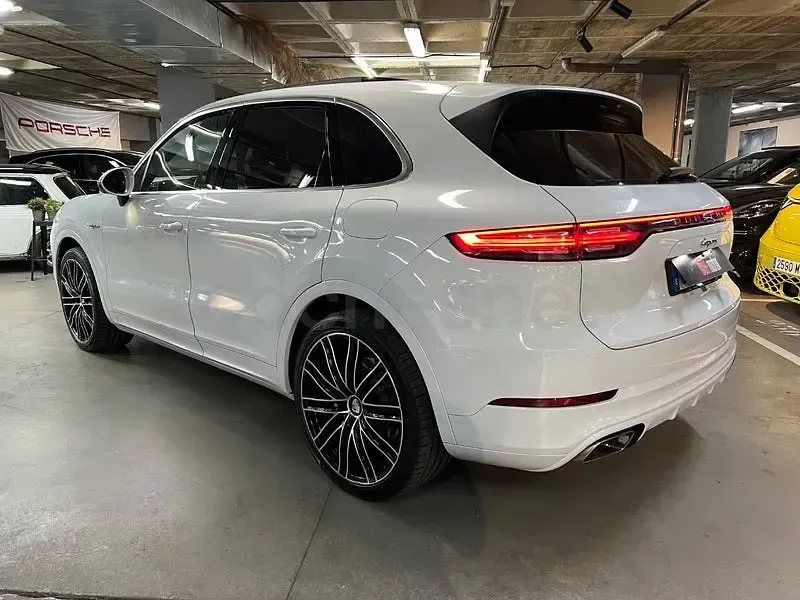 Usado Porsche Cayenne 462 CV (339 kW) 2020 Blanco SUV