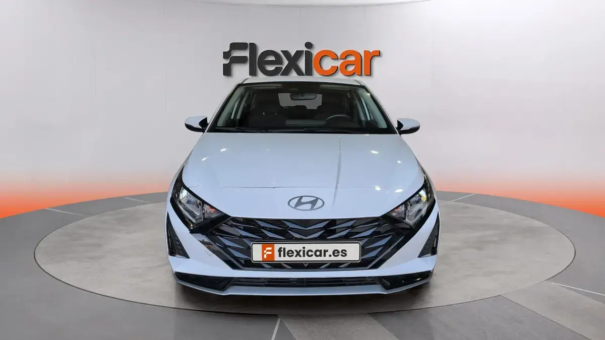 Usado Hyundai i20 101 CV (74 kW) 2024 Blanco Utilitario