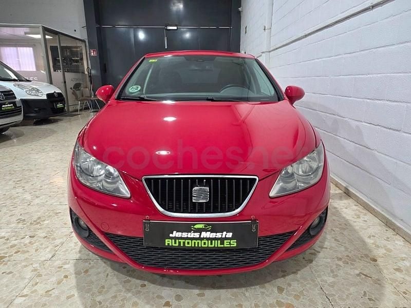 Usado Seat Ibiza Style 90 CV (66 kW) 2012 Rojo Berlina