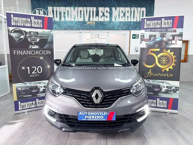 Usado Renault Captur LIMITED 90 CV (66 kW) 2019 Gris / plata SUV