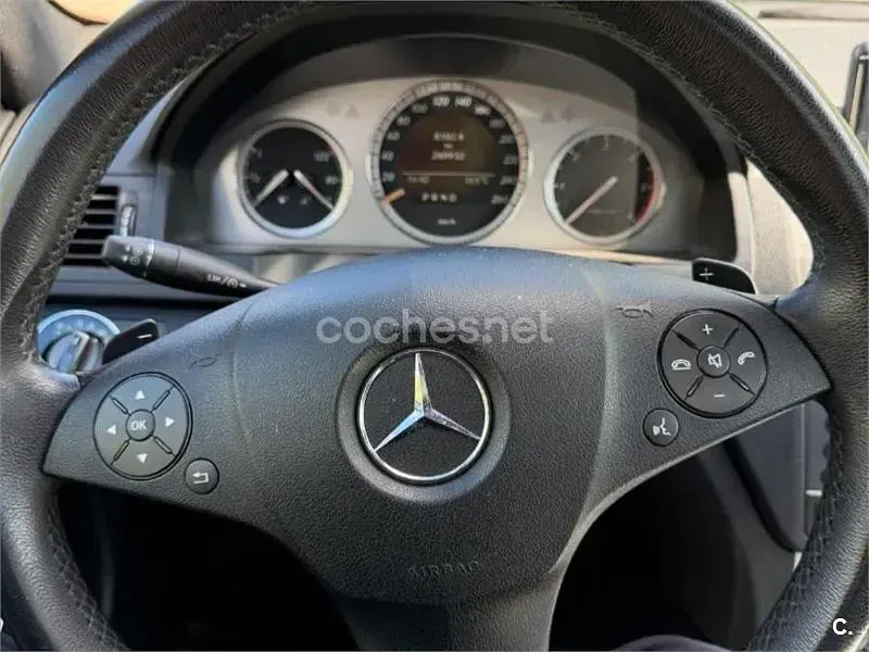 Usado Mercedes C320 Avantgarde 224 CV (164 kW) 2007 Gris / plata Familiar
