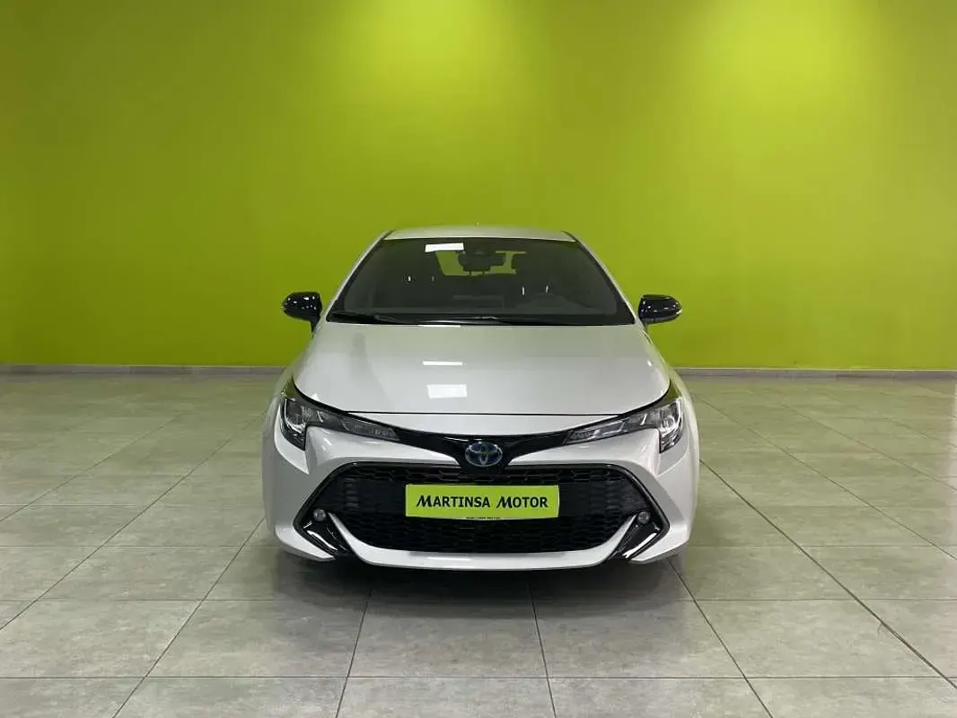 Usado Toyota Corolla Active 122 CV (89 kW) 2022 Plateado Utilitario