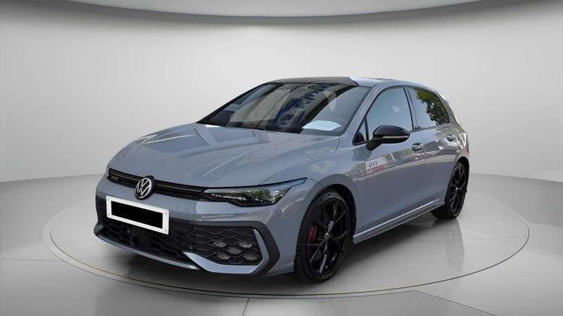 Gris Usado 2024 VW Golf VIII GTI Utilitario | 39.500 € (Precio justo) - Imagen 1/4