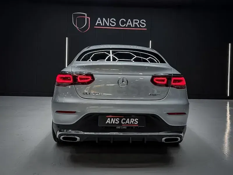 Usado Mercedes GLC200 197 CV (144 kW) 2020 Gris / plata SUV