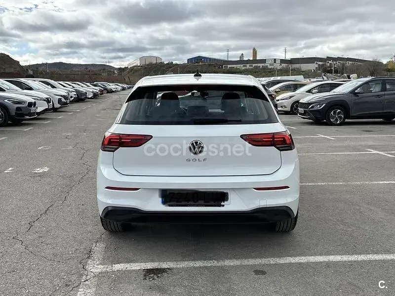 Usado VW Golf VIII 115 CV (84 kW) 2022 Blanco Berlina