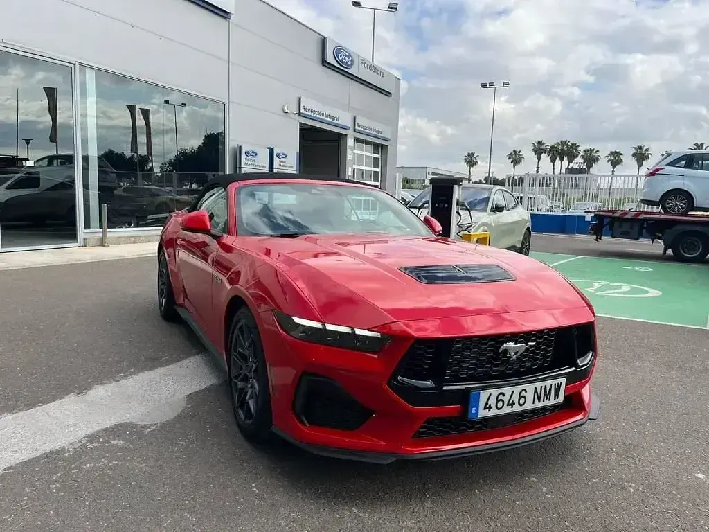 Usado Ford Mustang GT Convertible 446 CV (328 kW) 2026 Rojo Descapotable