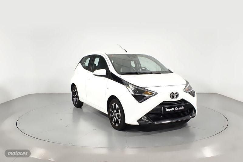 Blanco Usado 2021 Toyota Aygo X-play Utilitario | 14.400 € (Caro) - Imagen 1/4