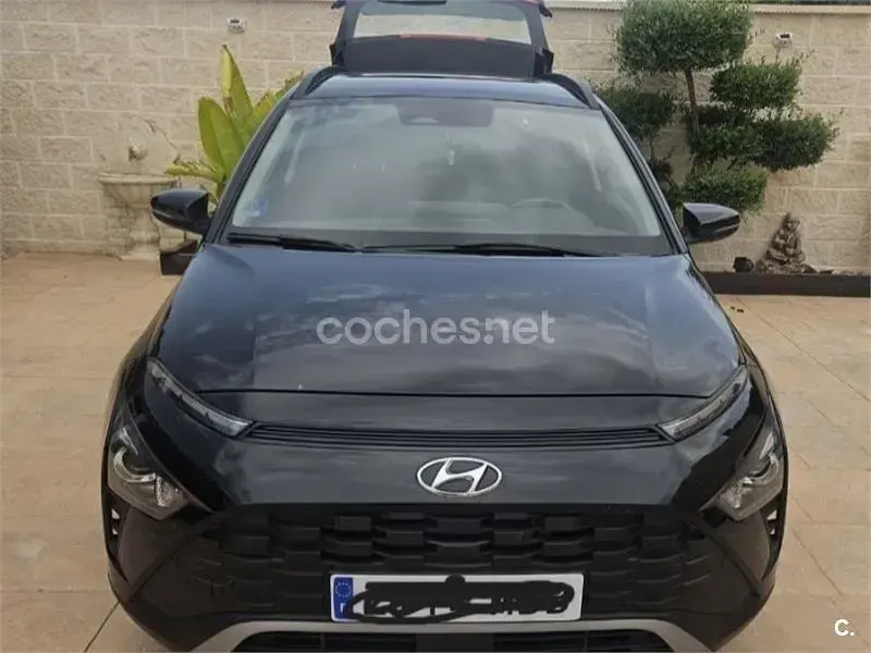Usado Hyundai Bayon 100 CV (73 kW) 2022 Negro SUV