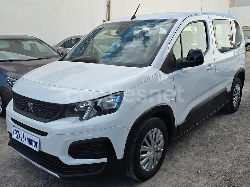 Usado Peugeot Rifter Active 100 CV (73 kW) 2019 Blanco Monovolumen