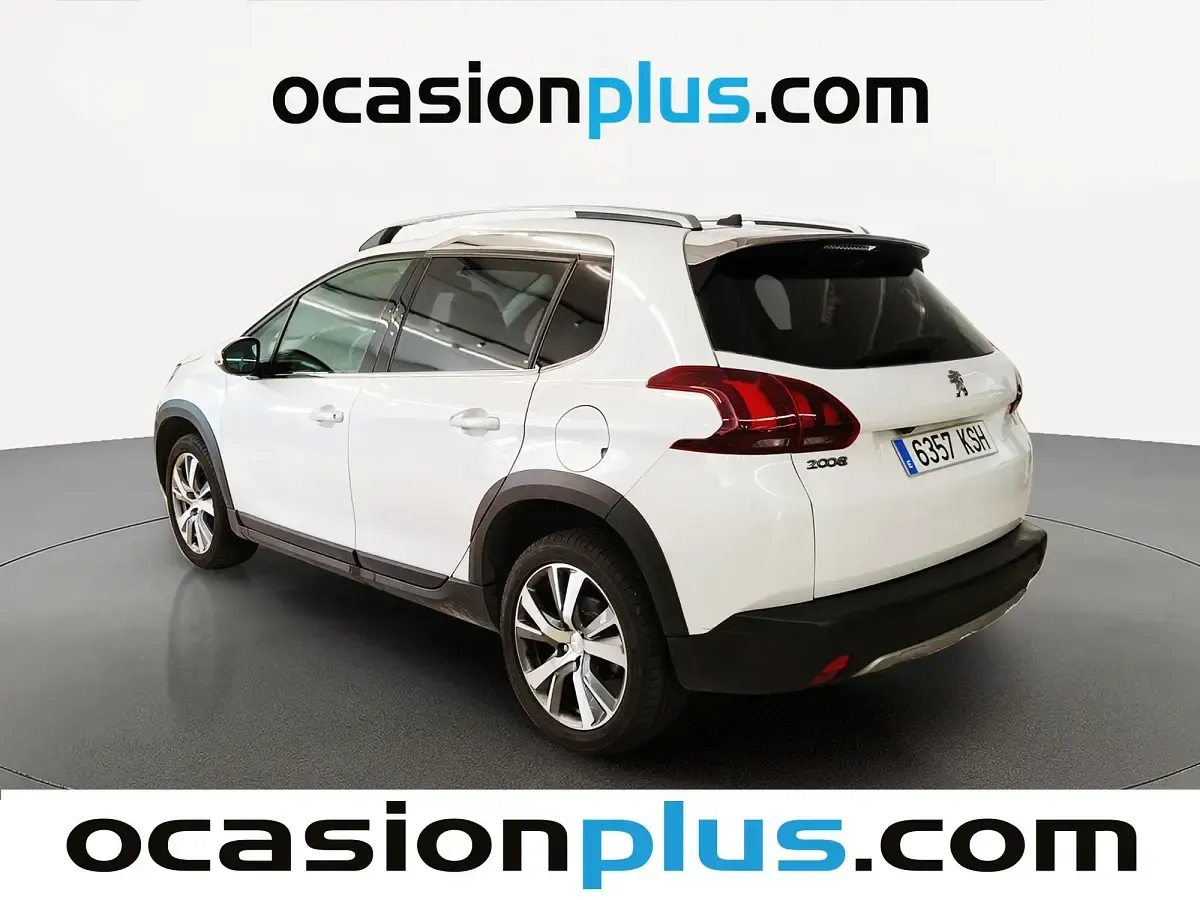 Usado Peugeot 2008 Allure 131 CV (96 kW) 2018 Blanco SUV
