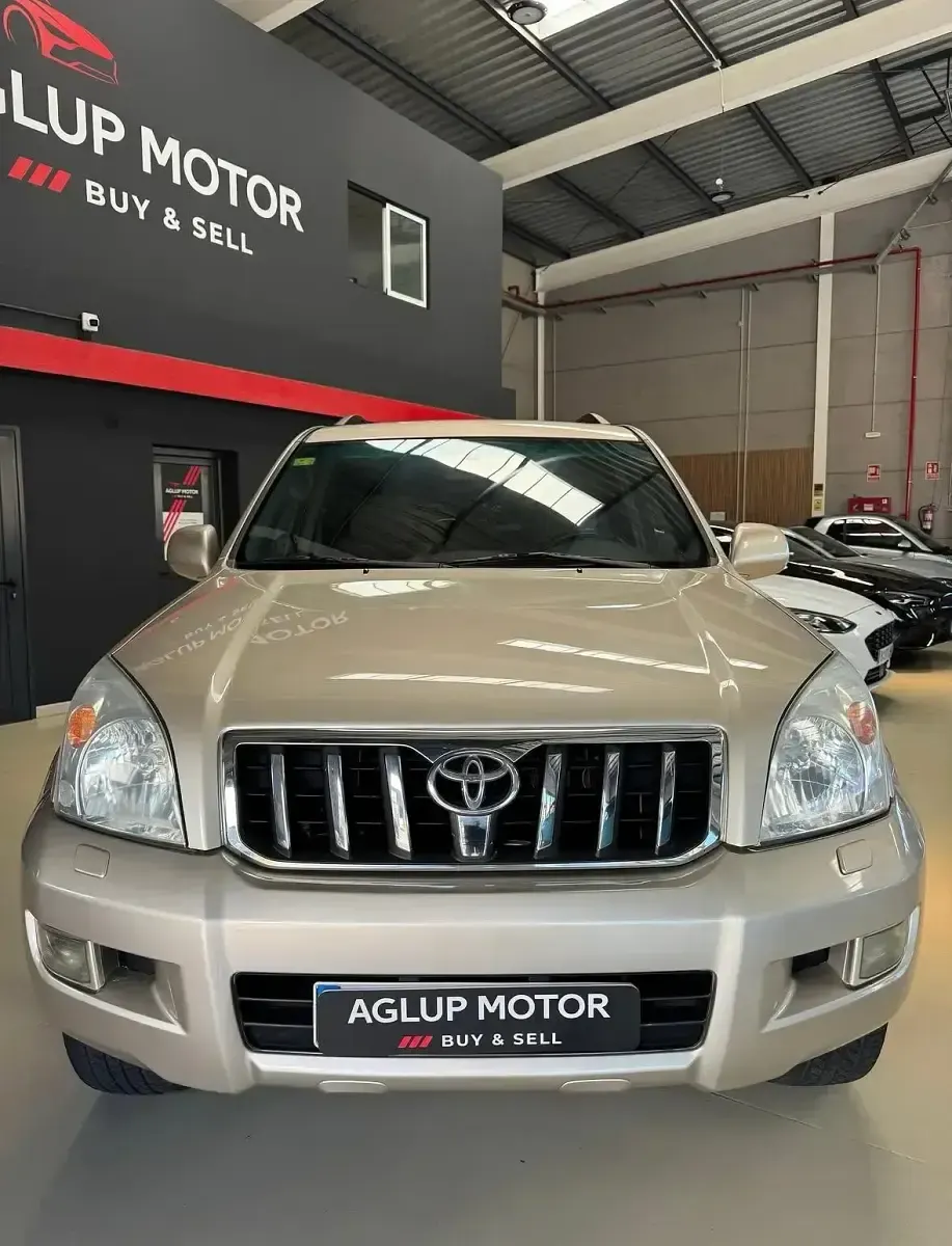Usado Toyota Land Cruiser 166 CV (122 kW) 2006 Beige Utilitario