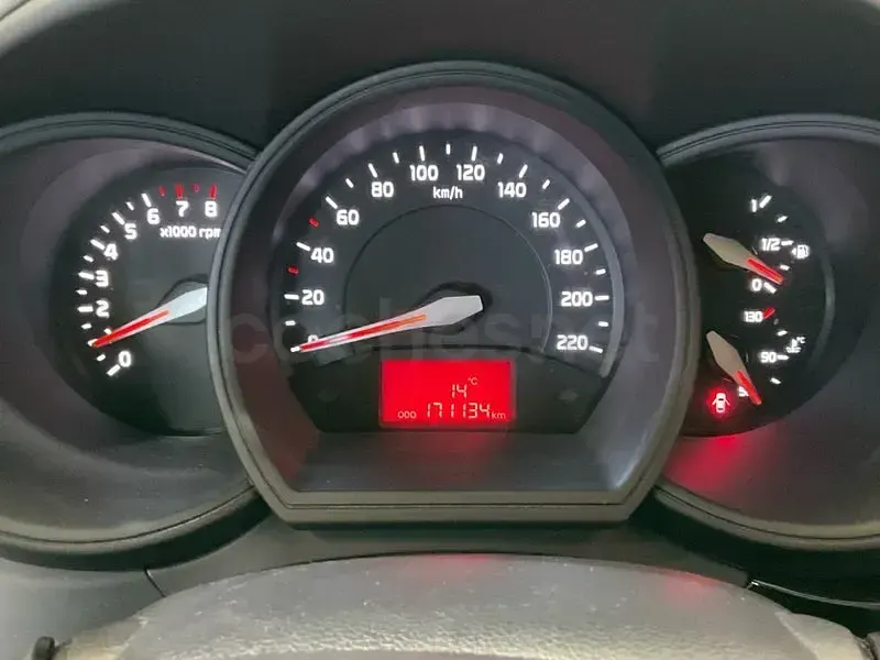 Usado Kia Rio 84 CV (61 kW) 2016 Blanco Utilitario
