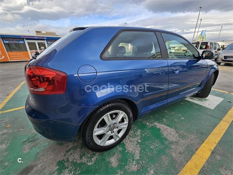 Usado Audi A3 Attraction 105 CV (77 kW) 2010 Azul Utilitario