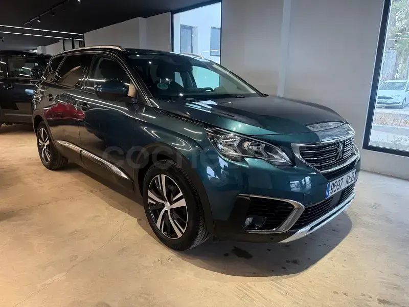 Usado Peugeot 5008 Allure 130 CV (95 kW) 2018 Verde SUV