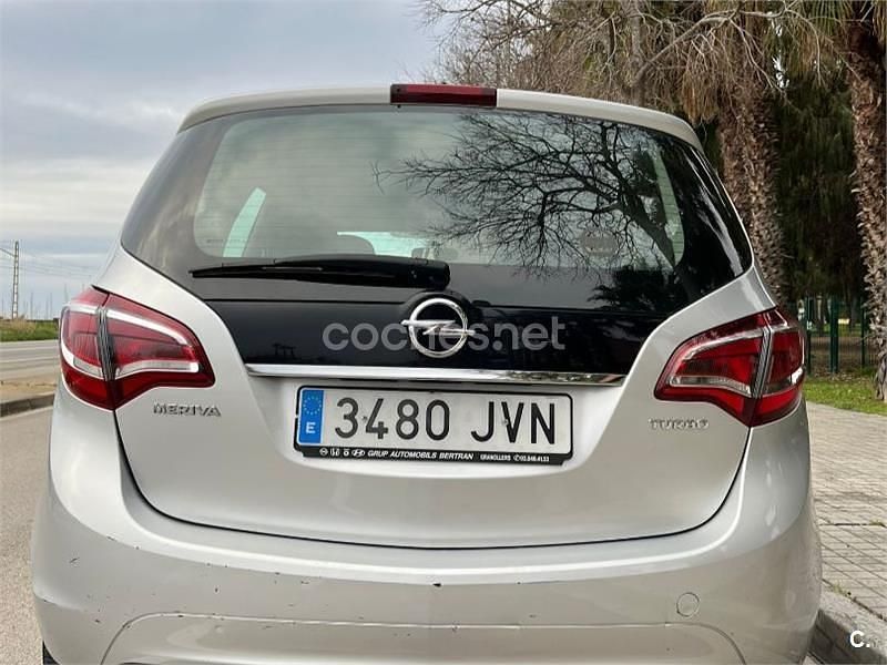 Usado Opel Meriva Selective 120 CV (88 kW) 2016 Gris / plata Monovolumen