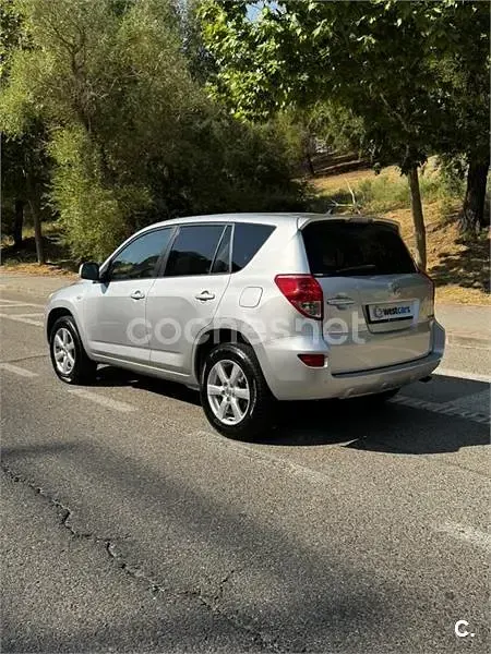 Usado Toyota RAV4 Sol 152 CV (111 kW) 2007 Gris / plata SUV