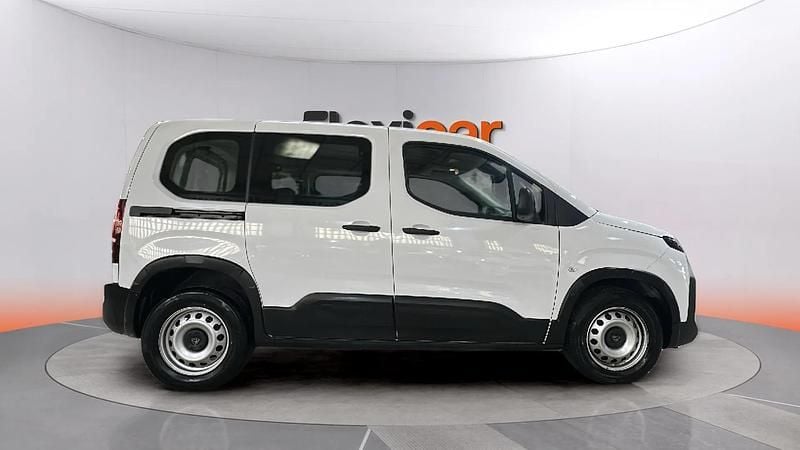 Usado Peugeot Rifter Allure 102 CV (75 kW) 2025 Blanco Monovolumen